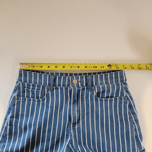 American Eagle Denim Jean Shorts Mom Short Striped Size 2 Stretch High Rise - Picture 7 of 8